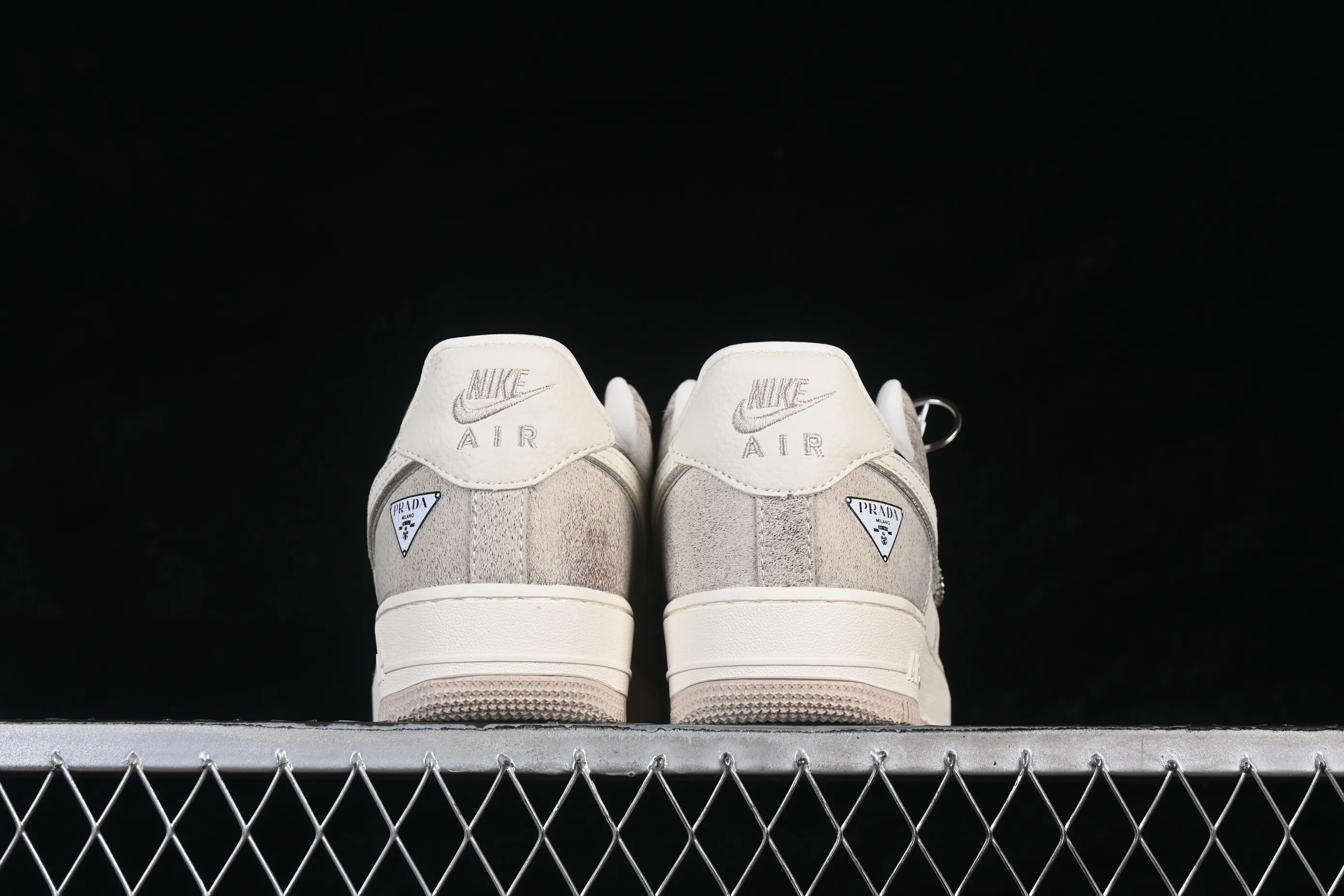 All categories Nk Air Force 1 Air Force series Nk Air Force 1 Low Air Force low top Nike Air Force 1'07 Low joint model cream gray tone Air Force 1 low top casual sneakers XL1979-129